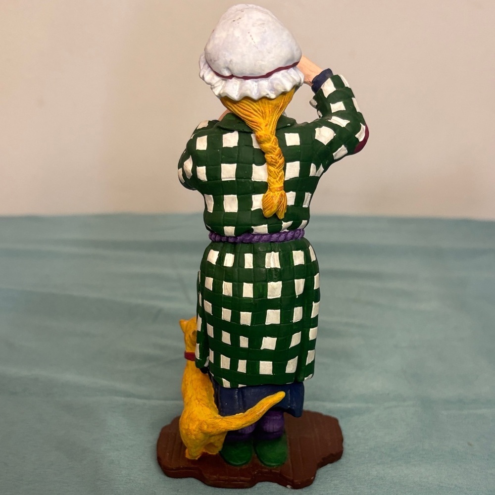 Vintage Dept. 56 All Through The House Sue Ellen Christmas Vintage Figurine - Picture 2 of 4